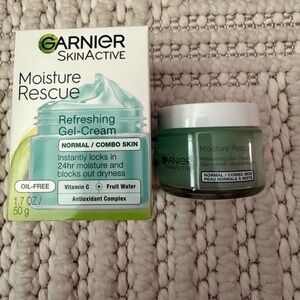Garnier SkinActive Moisture Rescue Gel-Cream - Green